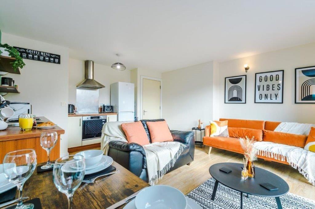 Modern 2BR near Manchester city centre - Free parking garage