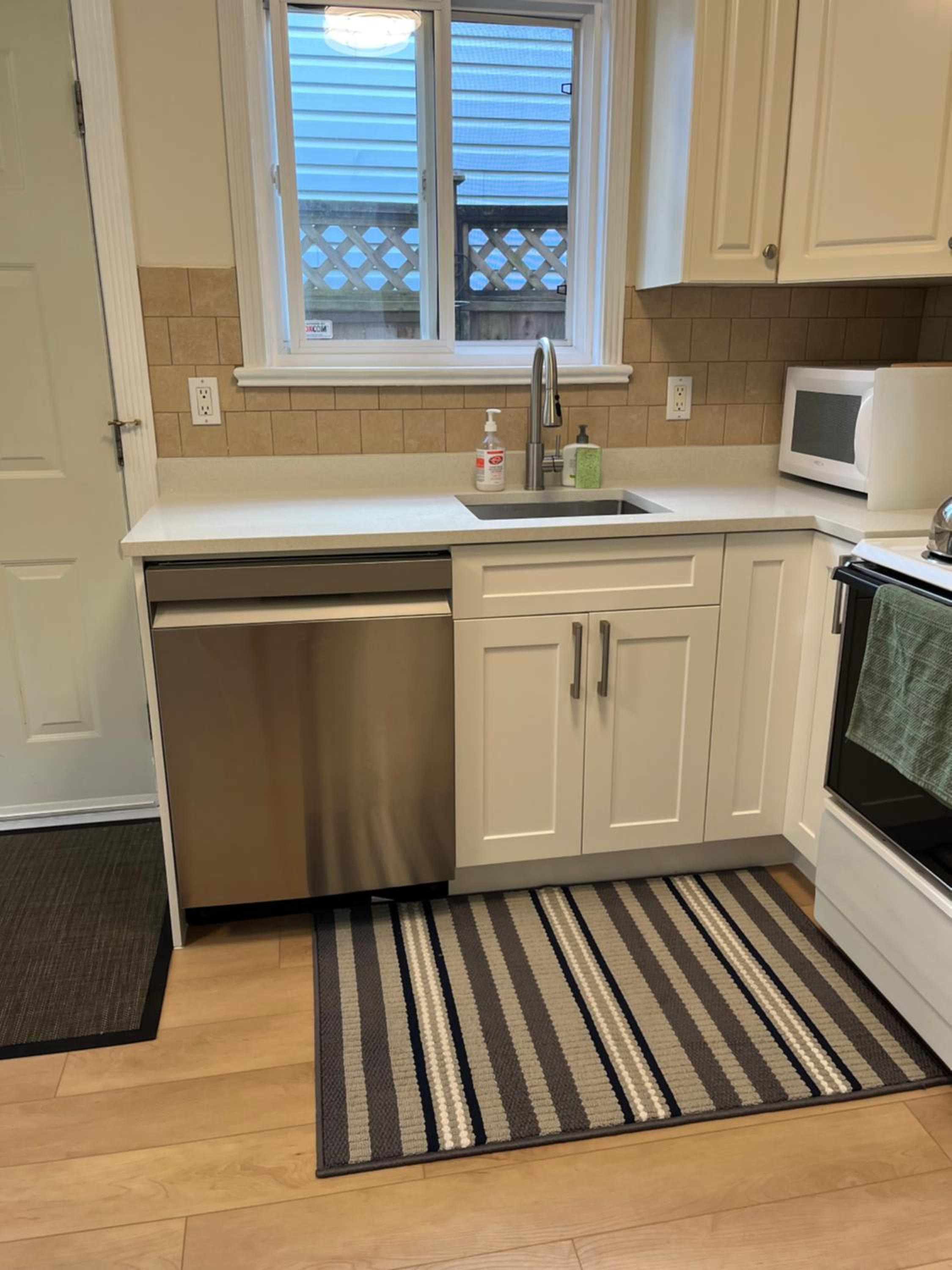 2 Beds Guest Suite to Yourself at Coquitlam Centre Mall