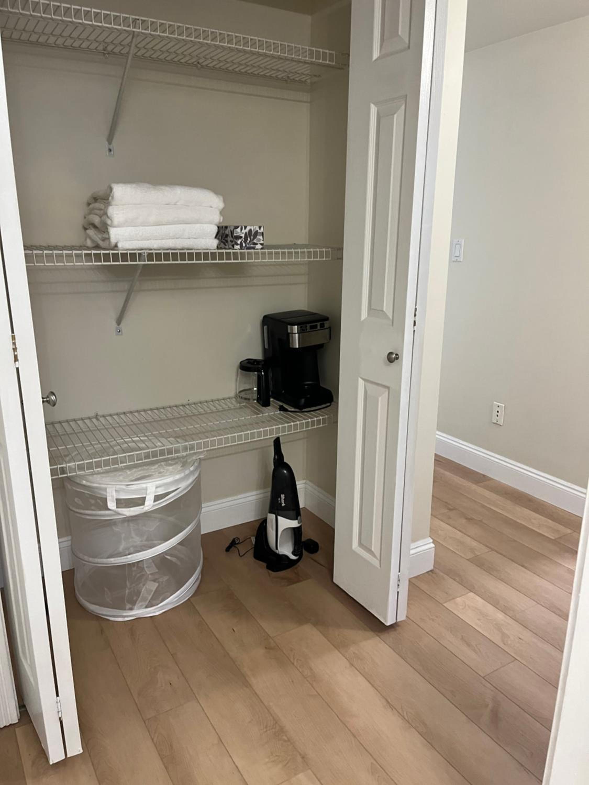 2 Beds Guest Suite to Yourself at Coquitlam Centre Mall