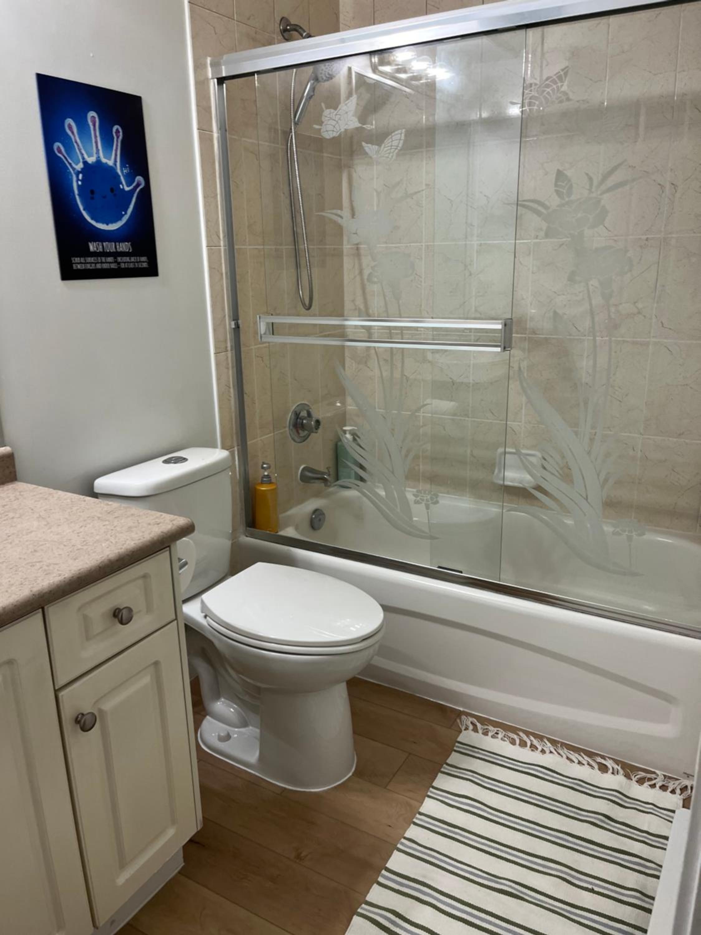 2 Beds Guest Suite to Yourself at Coquitlam Centre Mall