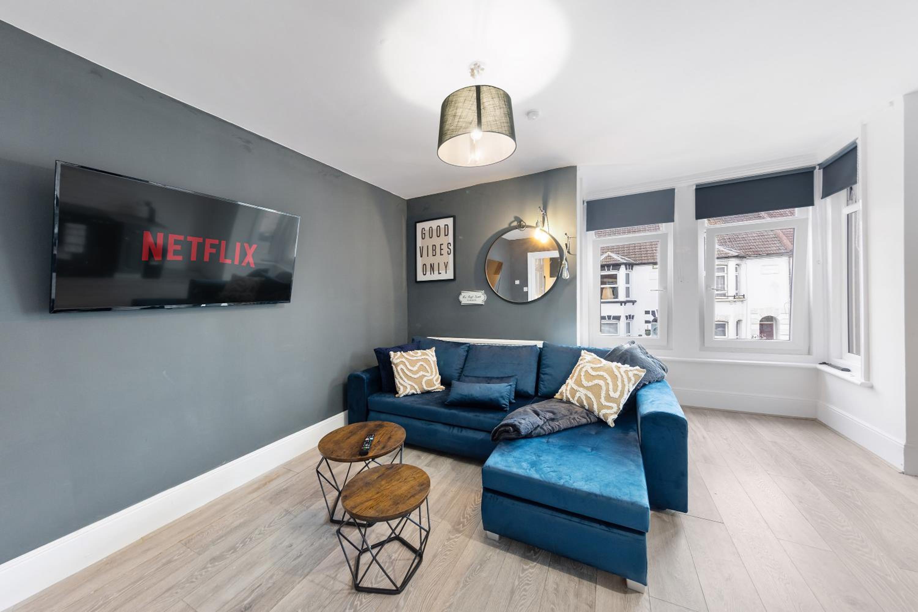 2 bedroom In The Heart of Medway view 4