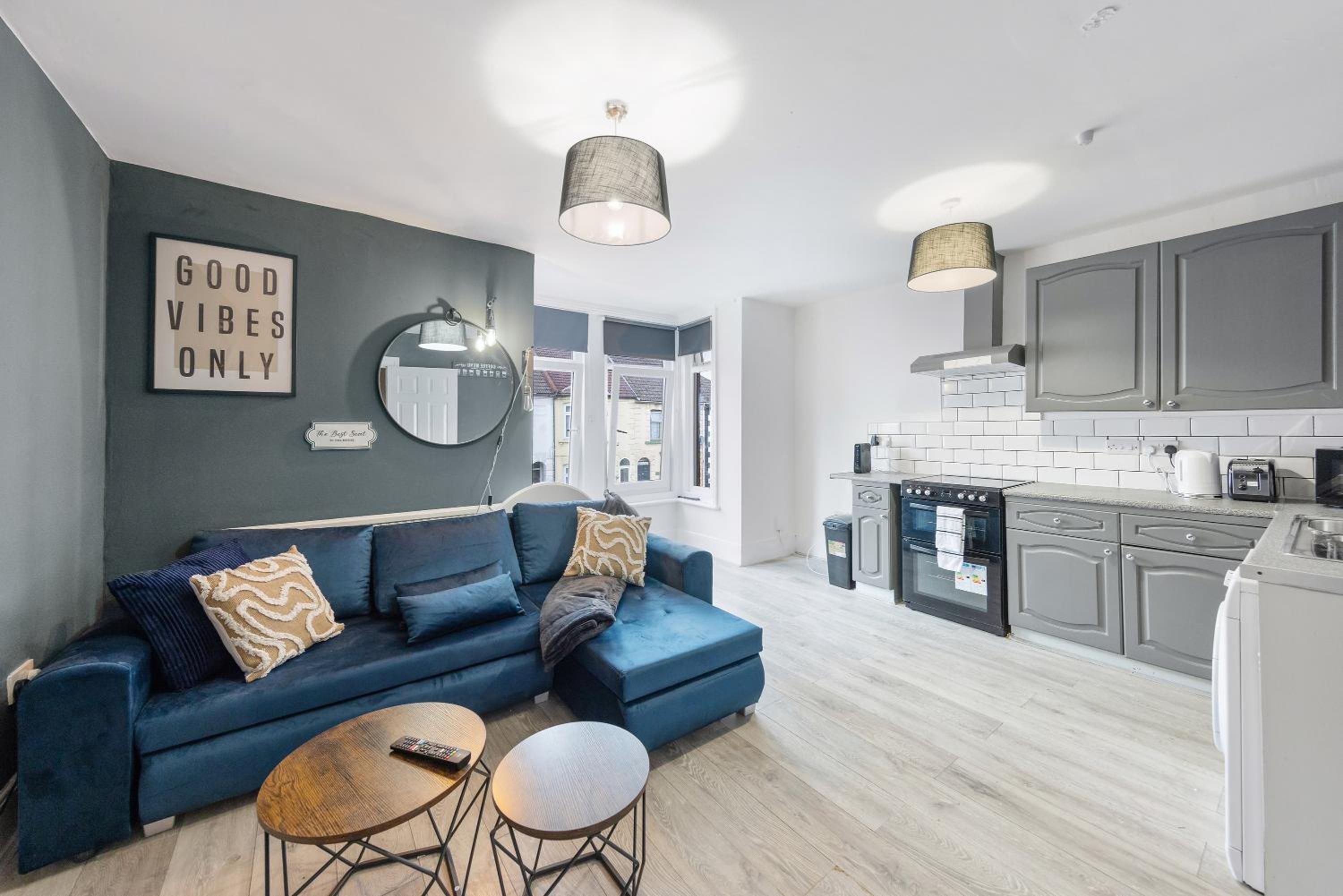 2 bedroom In The Heart of Medway view 3
