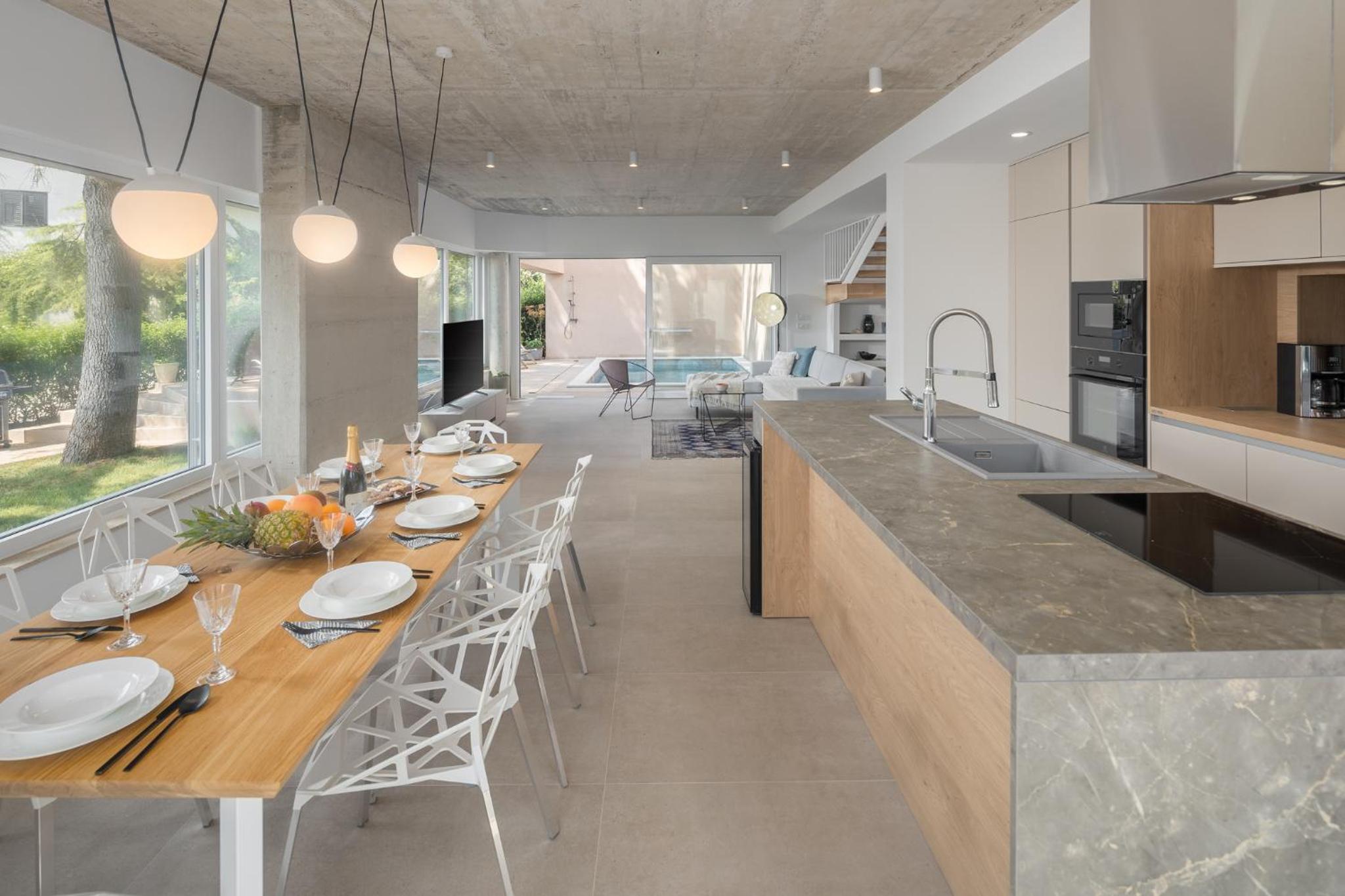 VALDORA - Luxury villa with heated pool view 3