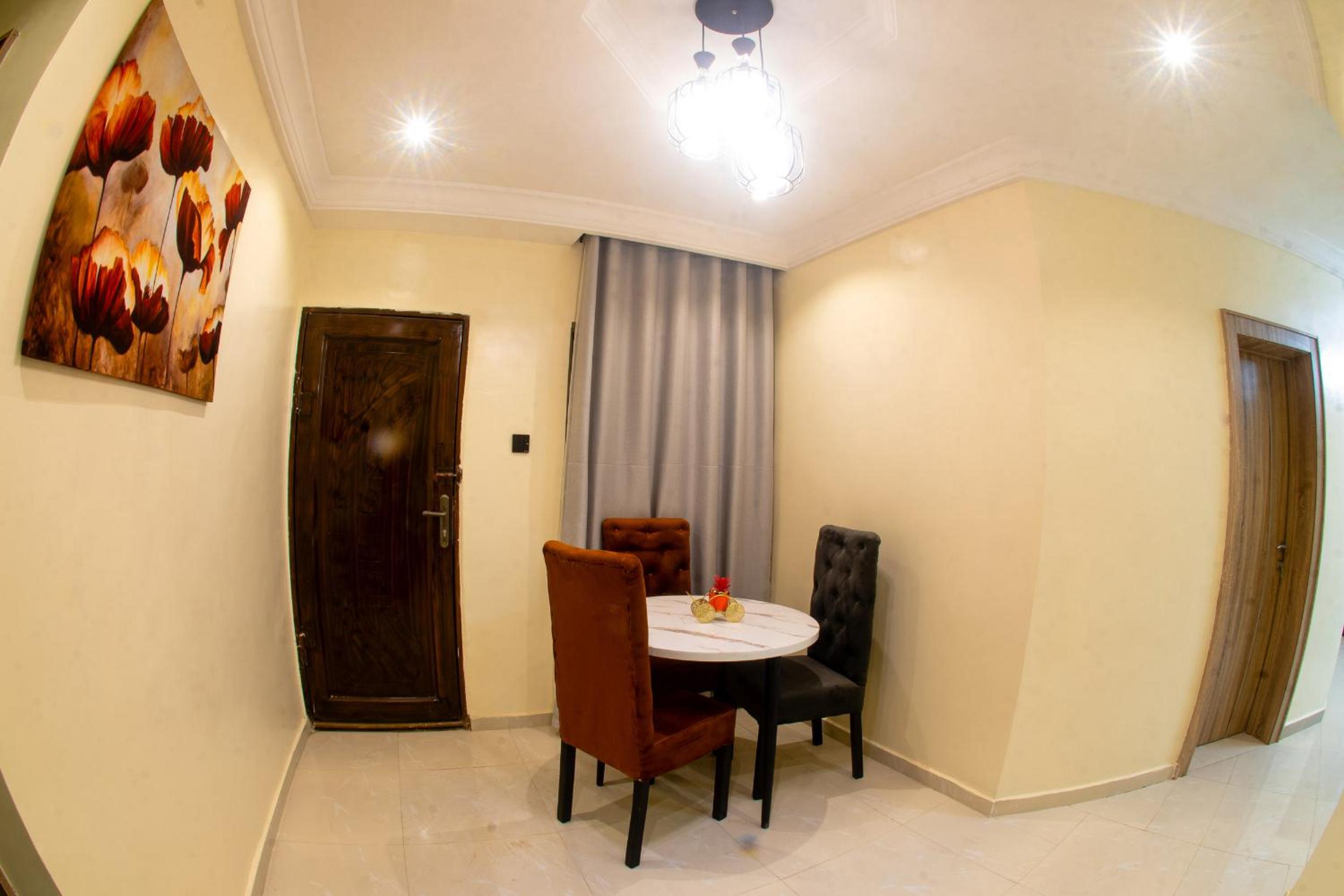 Advena Apartments