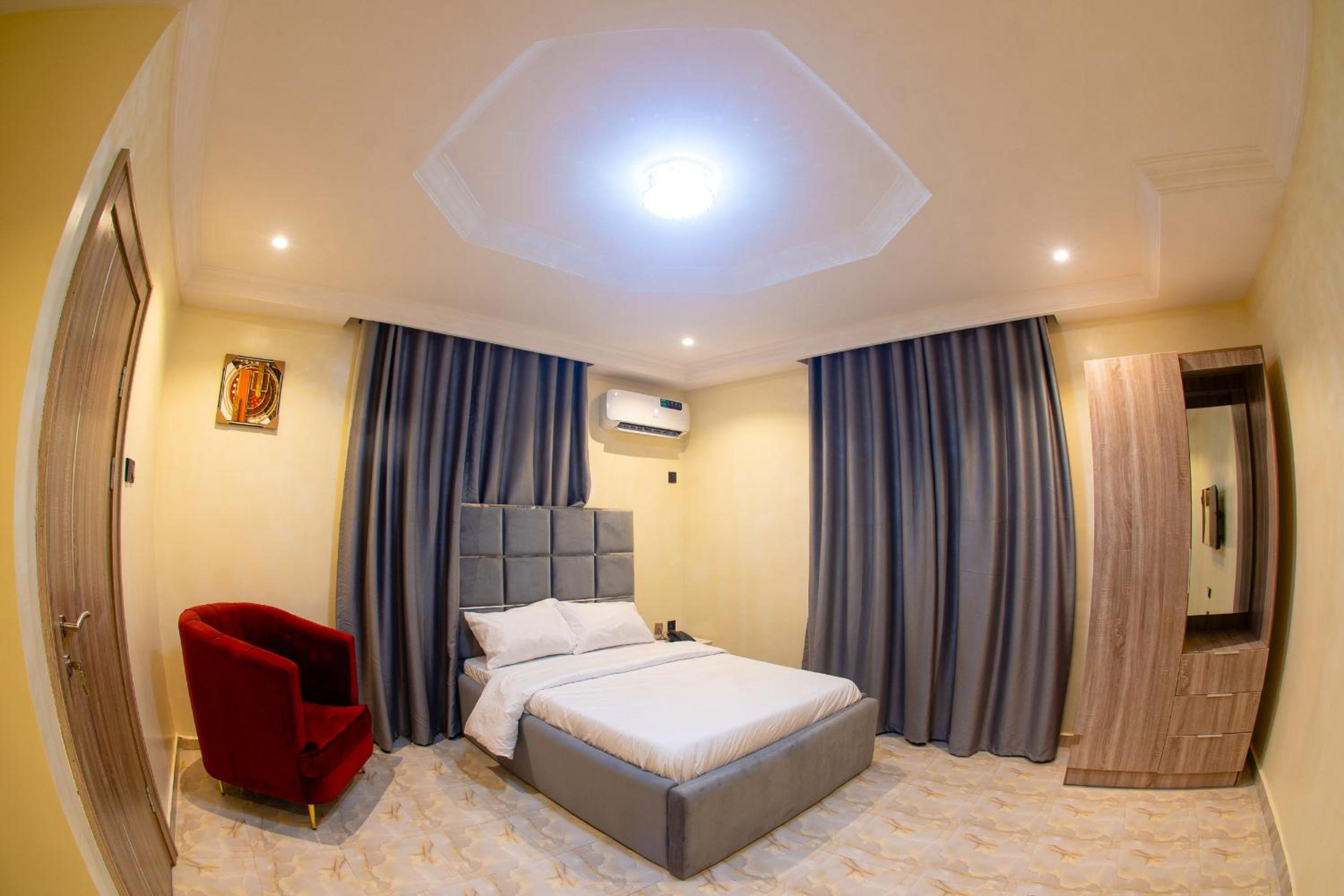 Advena Apartments