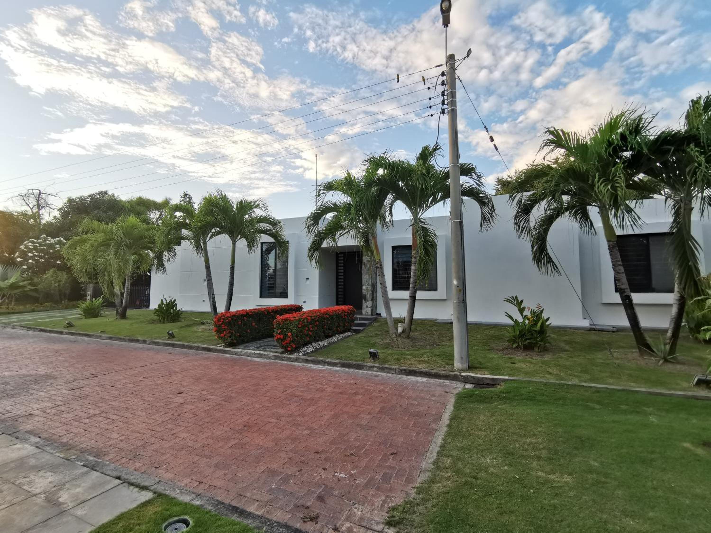 Casa condominio santa ana