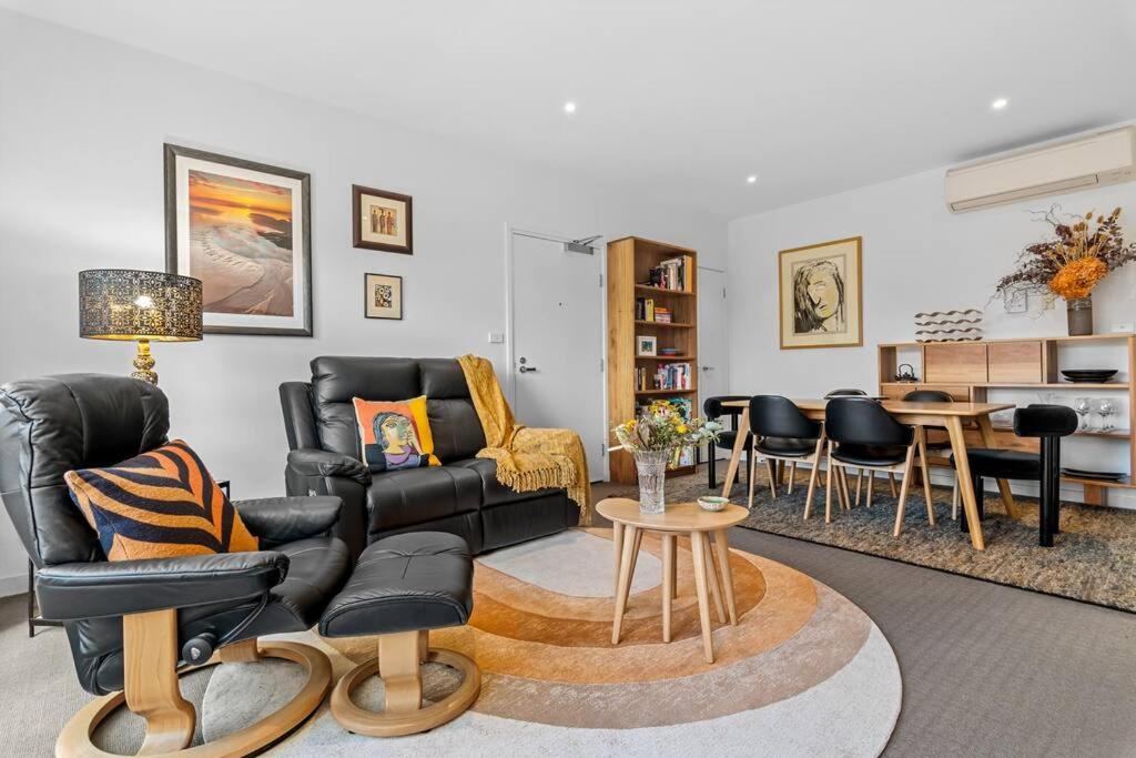 Port Melb Penthouse Resort 2BR 2PoolsSpaGym