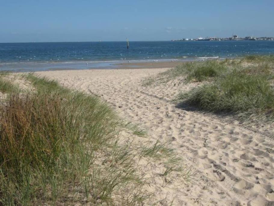 Port Melb Penthouse Resort 2BR 2PoolsSpaGym