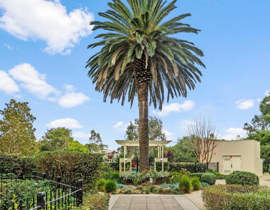 Port Melb Penthouse Resort 2BR 2PoolsSpaGym