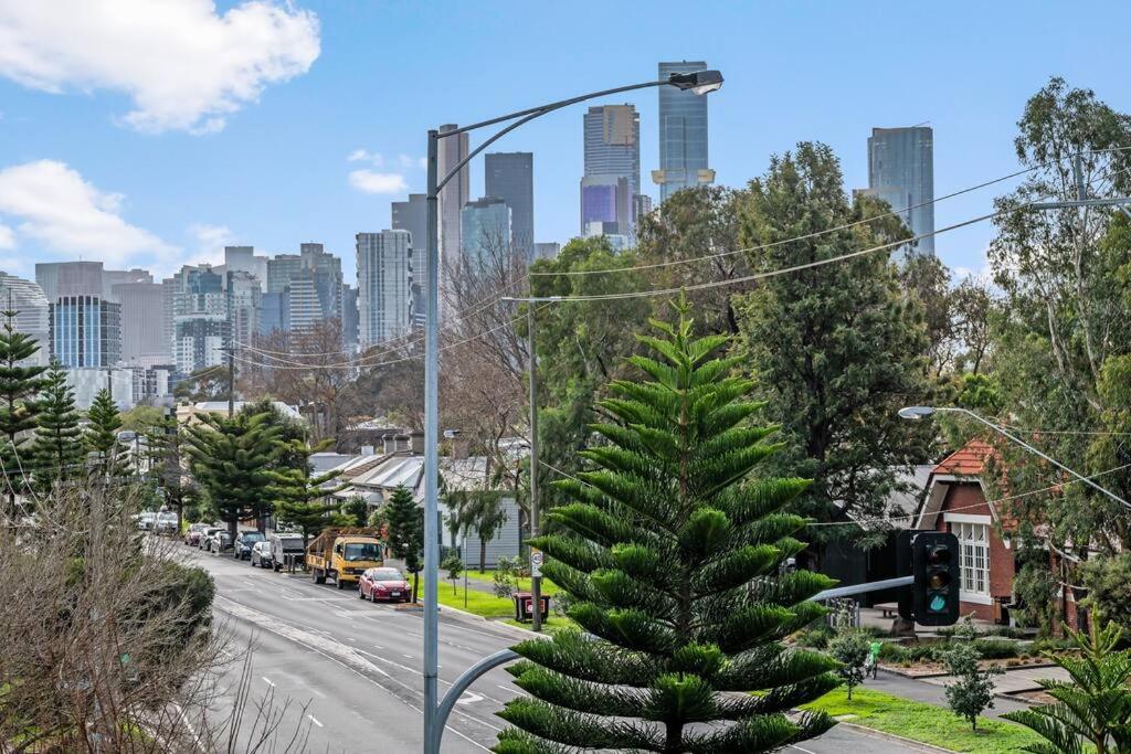 Port Melb Penthouse Resort 2BR 2PoolsSpaGym