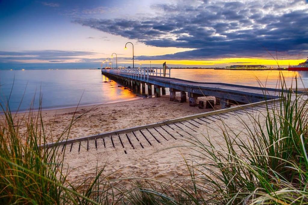 Port Melb Penthouse Resort 2BR 2PoolsSpaGym