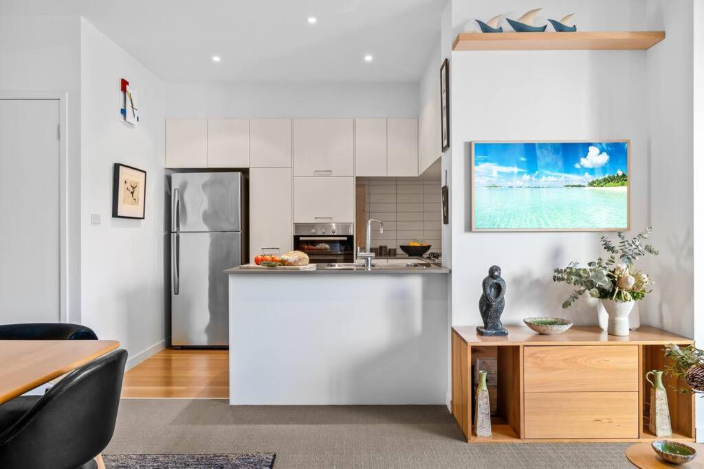 Port Melb Penthouse Resort 2BR 2PoolsSpaGym