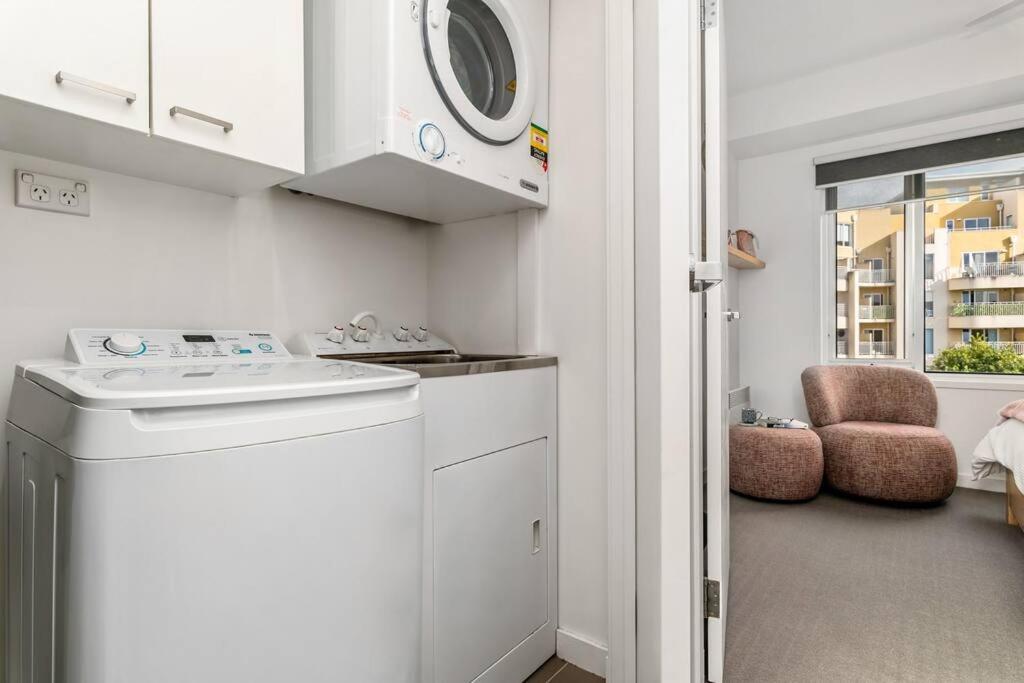 Port Melb Penthouse Resort 2BR 2PoolsSpaGym