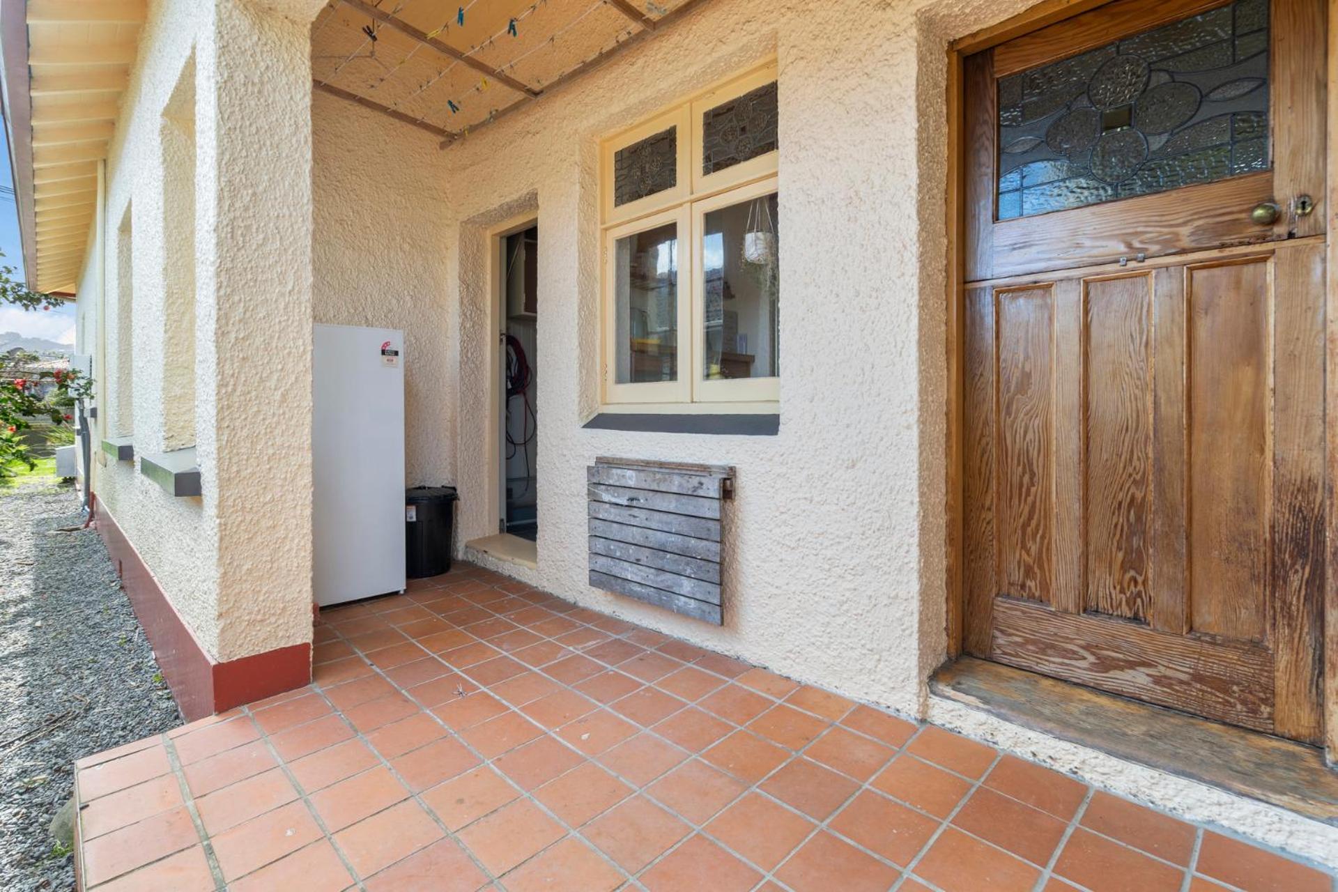 Montague Manor - Wellington Holiday Home view 2