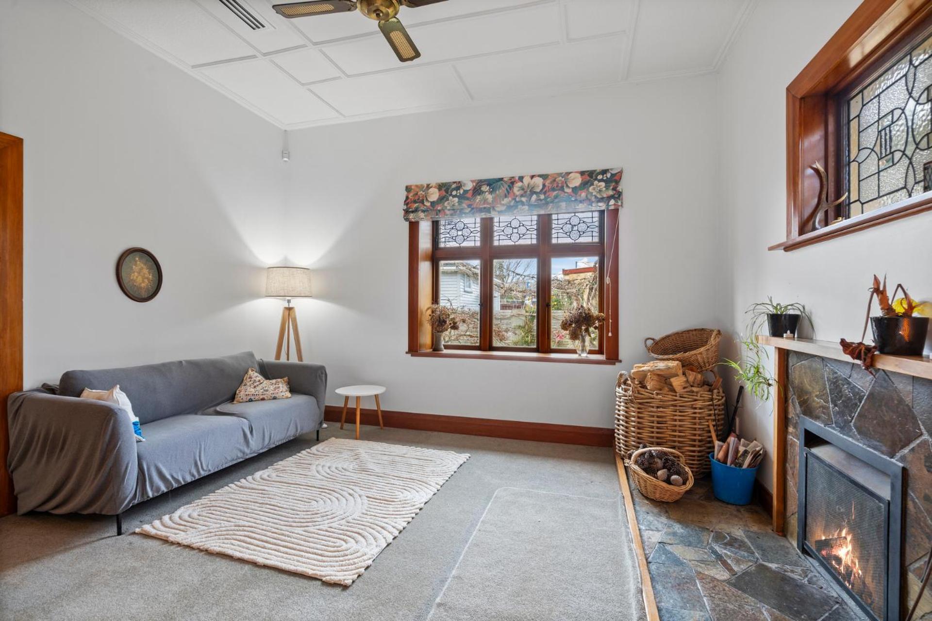 Montague Manor - Wellington Holiday Home view 4