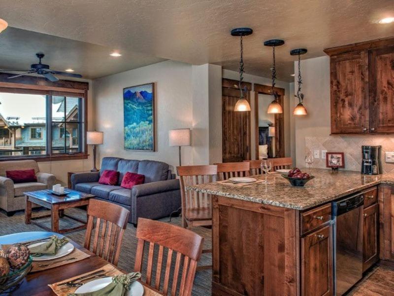 Grand Lodge At Peak 7 - 3 Bedroom Residence - Pool, Hot Tubs, Game Room More! view 3