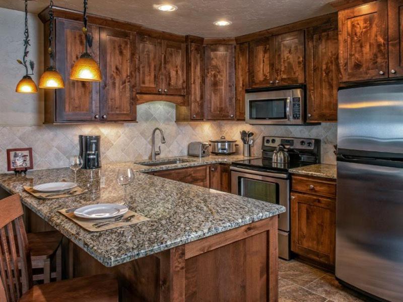 Grand Lodge At Peak 7 - 3 Bedroom Residence - Pool, Hot Tubs, Game Room More! view 5