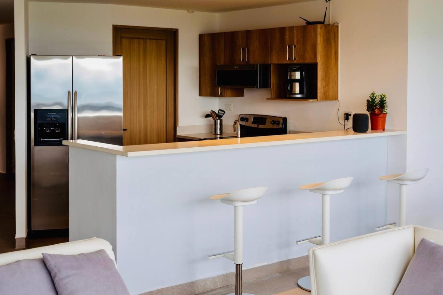 Beautiful Brand New Luxury Apartment view 2