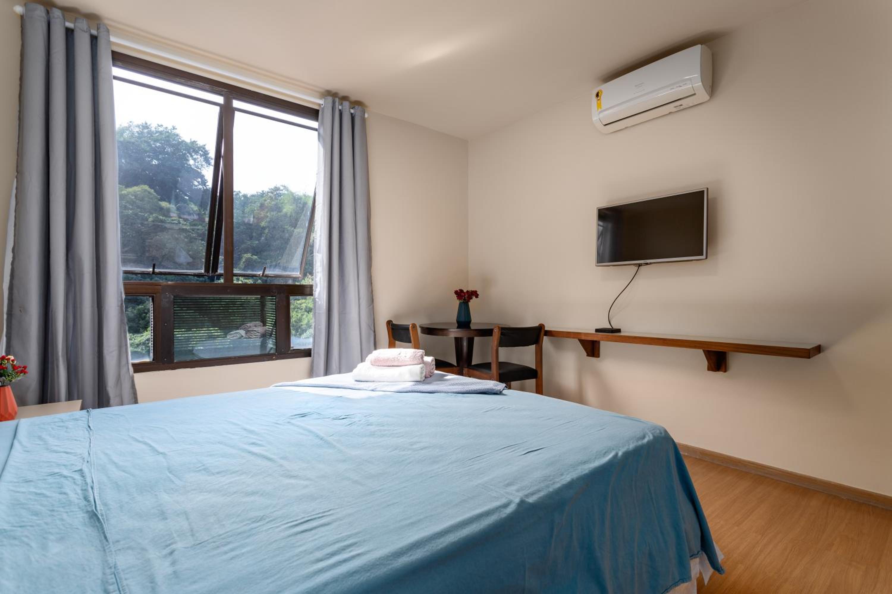 Residence Real Copacabana - 1618 - Piscina e Varanda com Vista