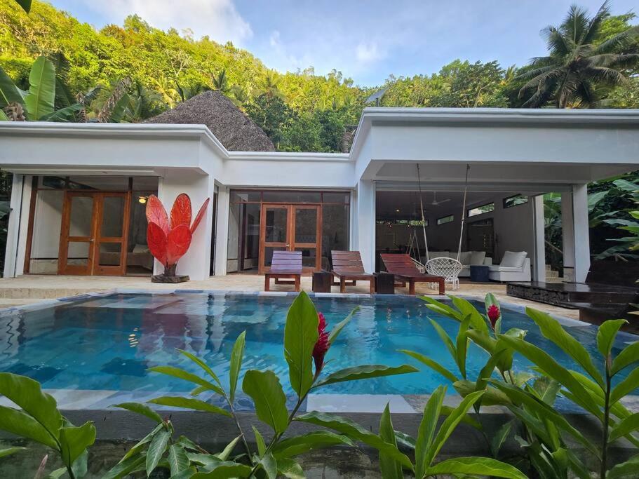 Jungle Rooftop Villa, near beach