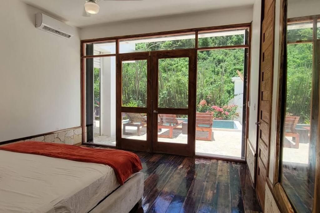 Jungle Rooftop Villa, near beach