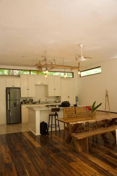 Jungle Rooftop Villa, near beach
