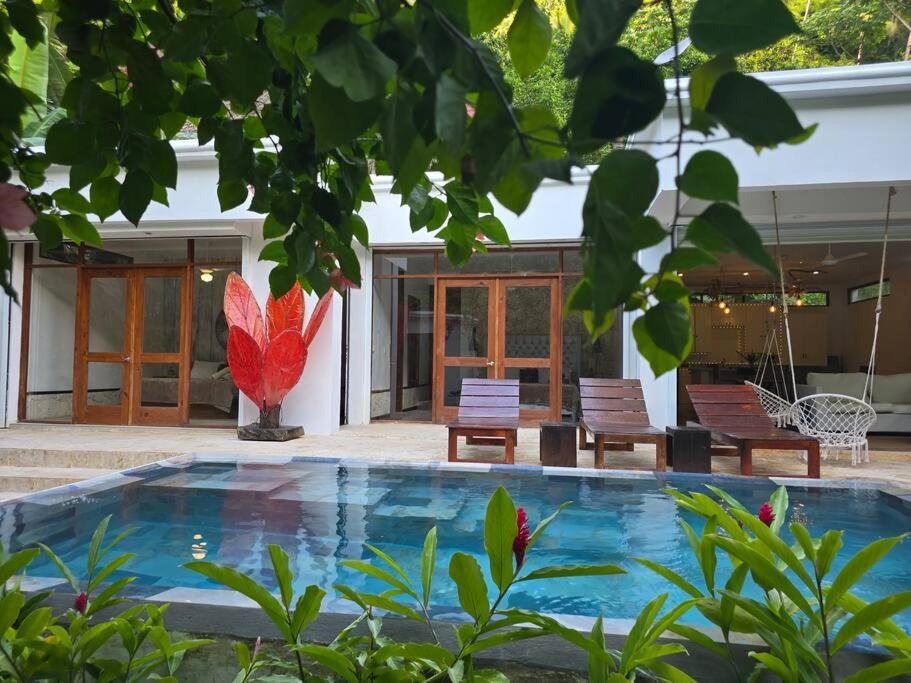 Jungle Rooftop Villa, near beach