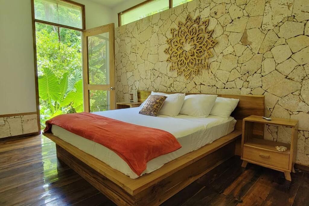Jungle Rooftop Villa, near beach