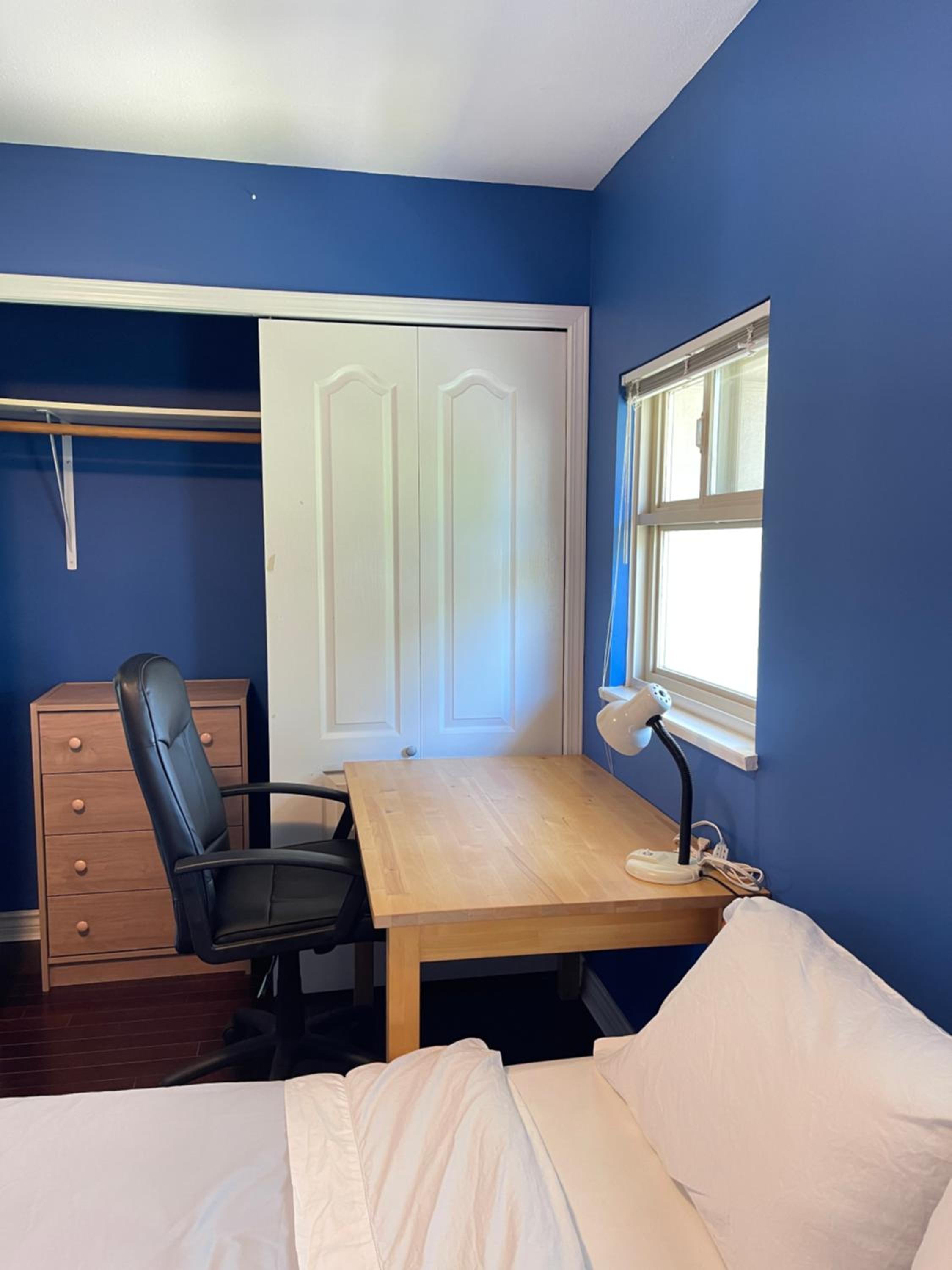 Cozy Guest Rooms Near UBC, Downtown and Beaches