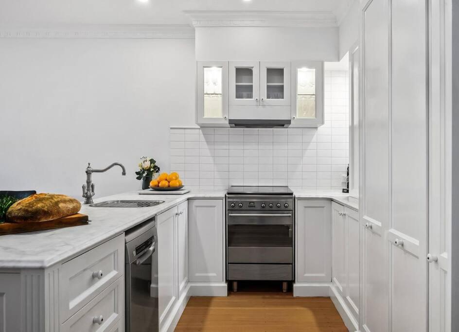Perfect Page St Home 3Bed 2Bath Sleeps 6
