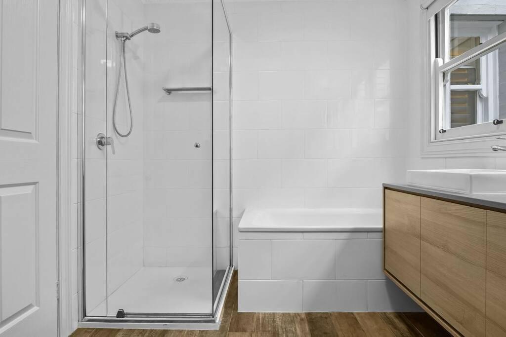 Perfect Page St Home 3Bed 2Bath Sleeps 6