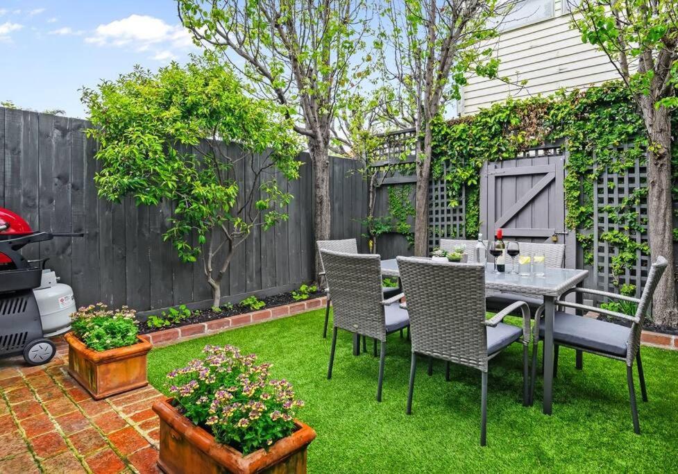 Perfect Page St Home 3Bed 2Bath Sleeps 6