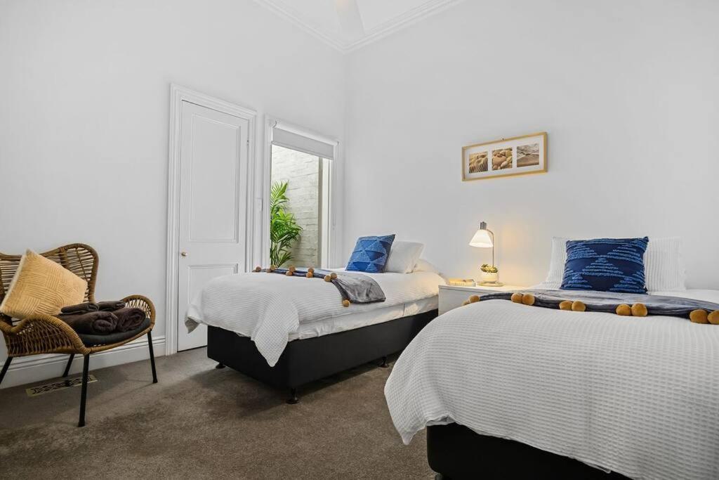 Perfect Page St Home 3Bed 2Bath Sleeps 6