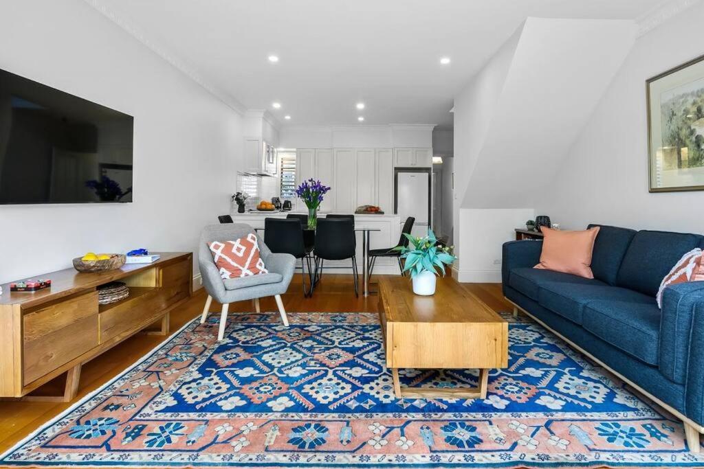 Perfect Page St Home 3Bed 2Bath Sleeps 6