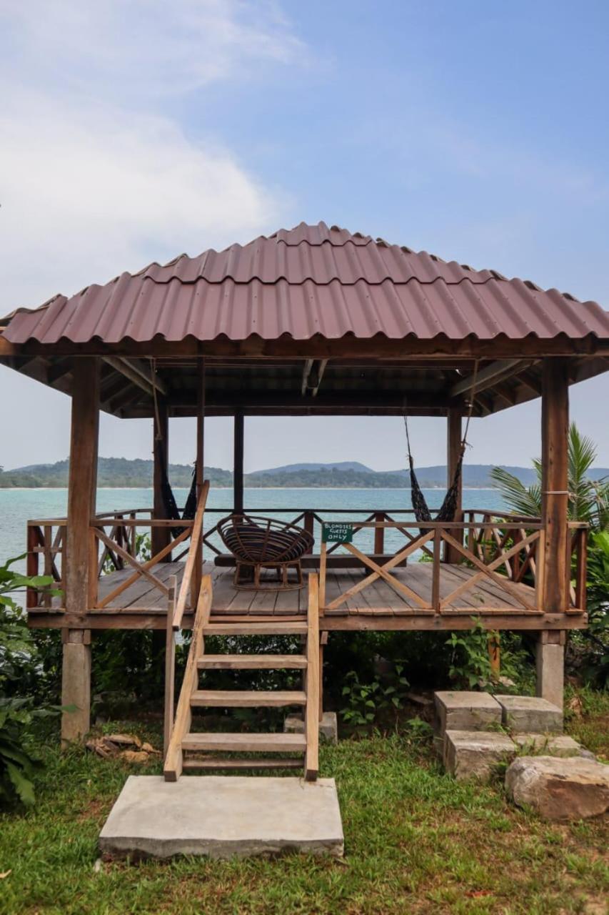 Blondies Koh Rong Villa view 5