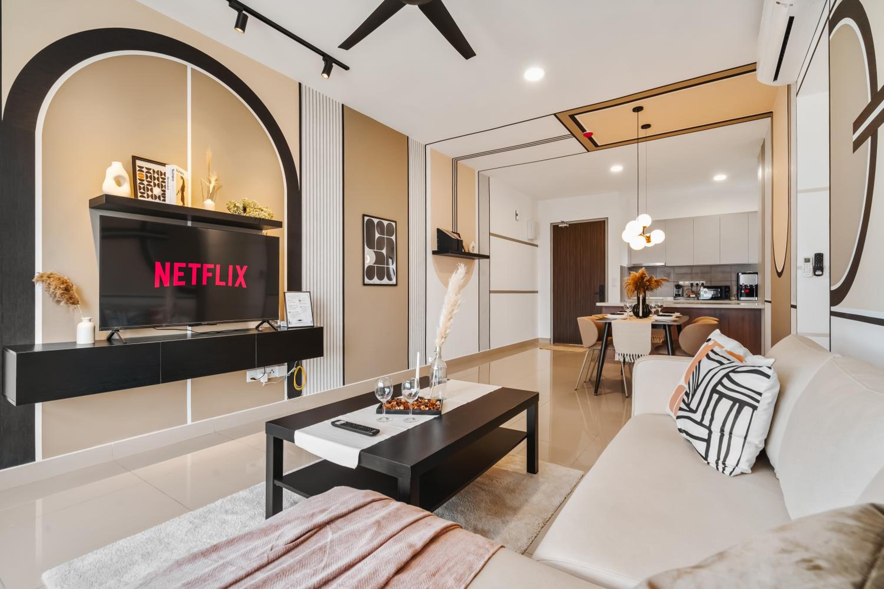 4BR Luscious Room M Vertica Near MRT by RumaBnB