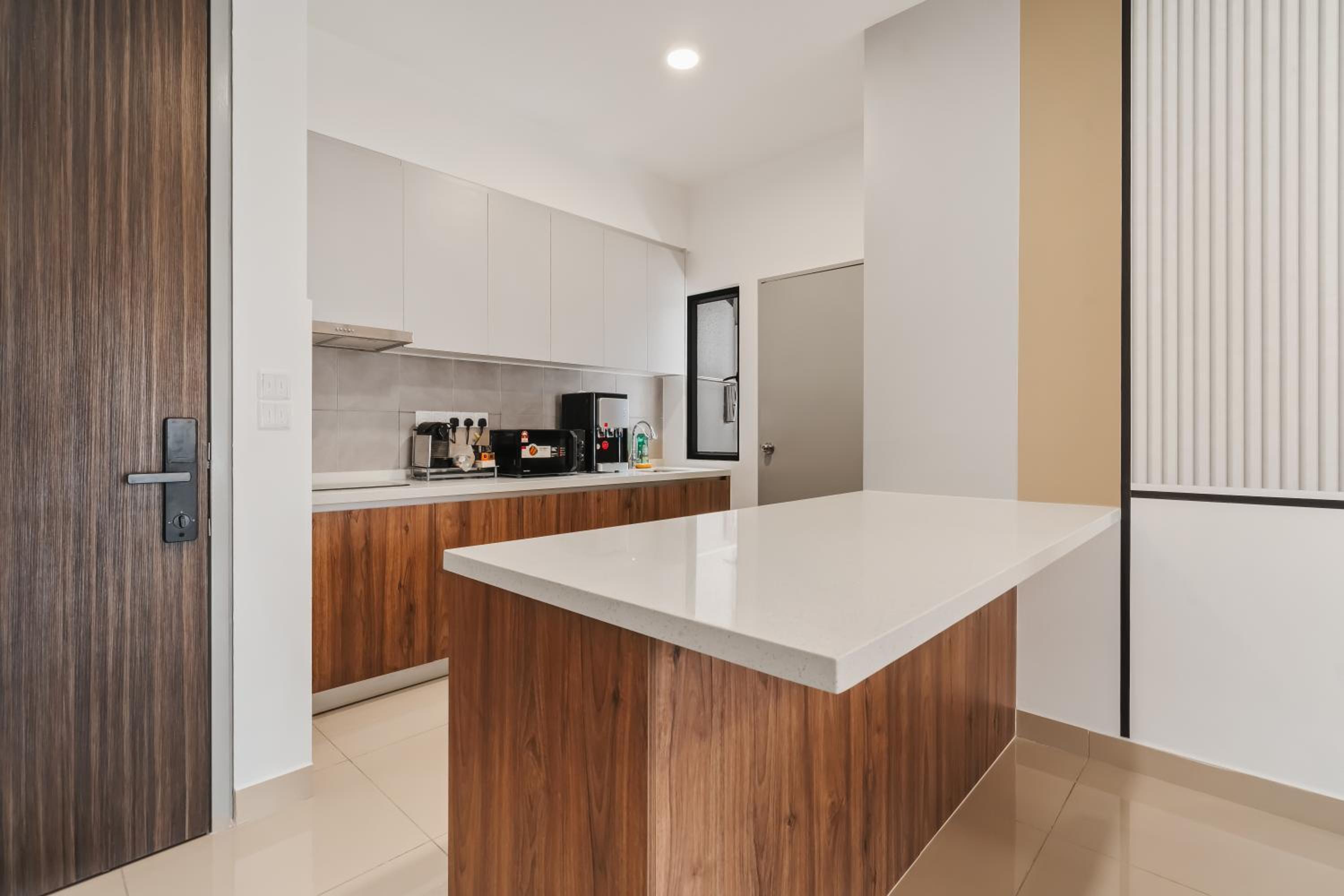 4BR Luscious Room M Vertica Near MRT by RumaBnB