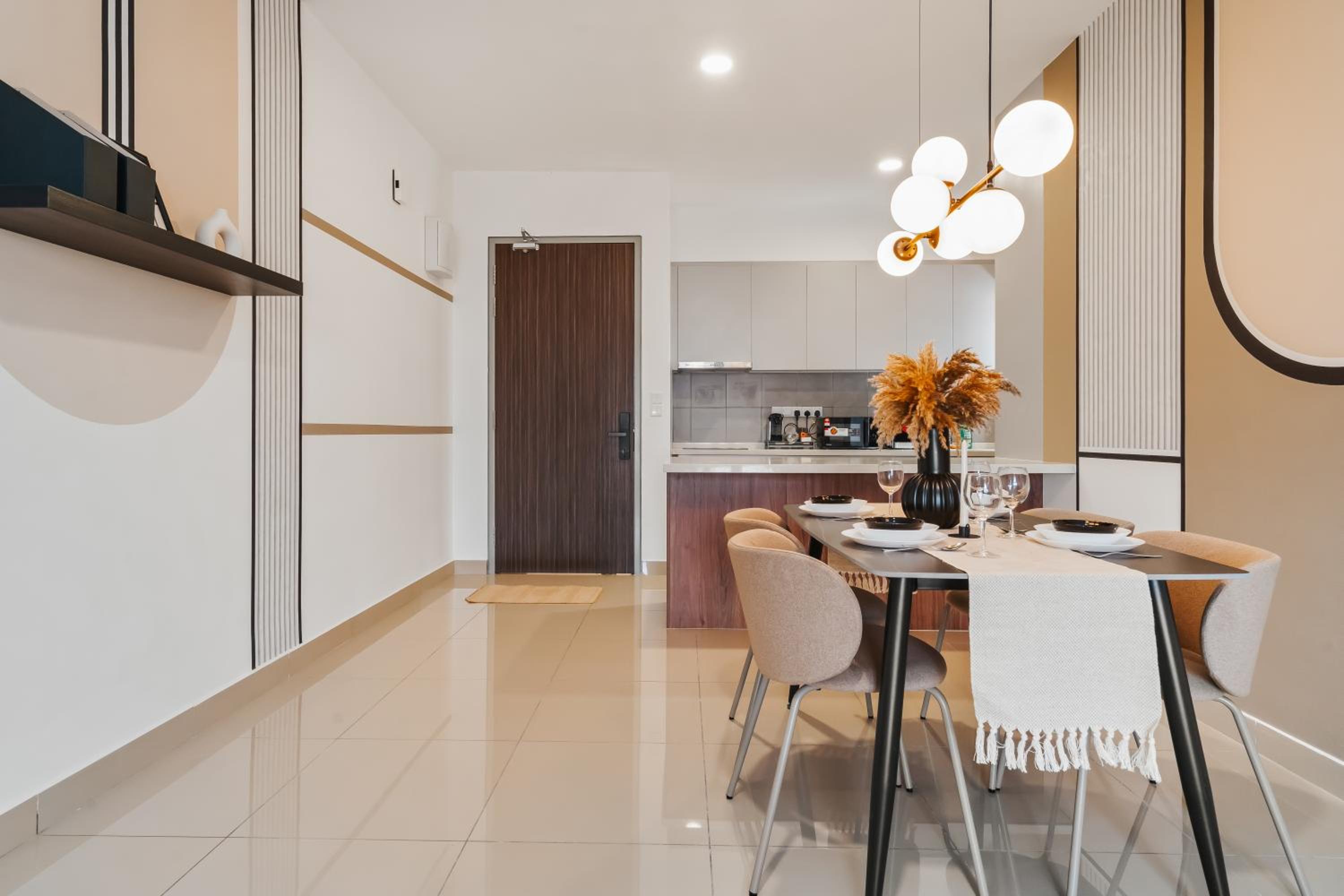 4BR Luscious Room M Vertica Near MRT by RumaBnB