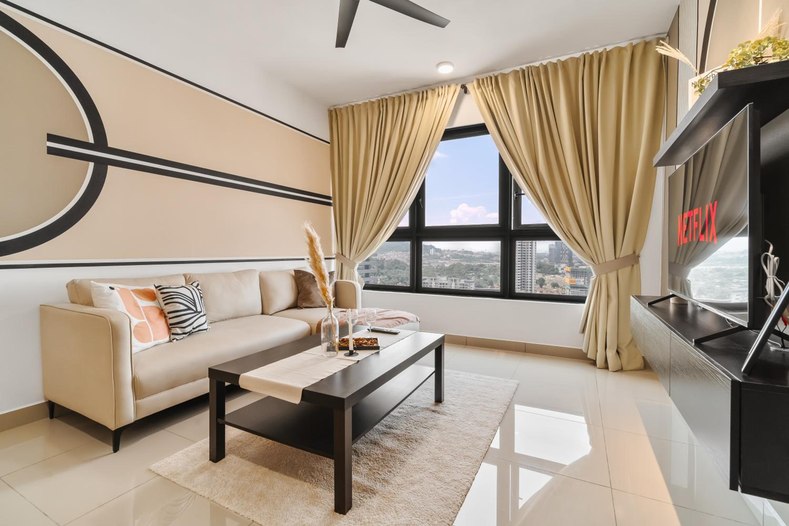 4BR Luscious Room M Vertica Near MRT by RumaBnB