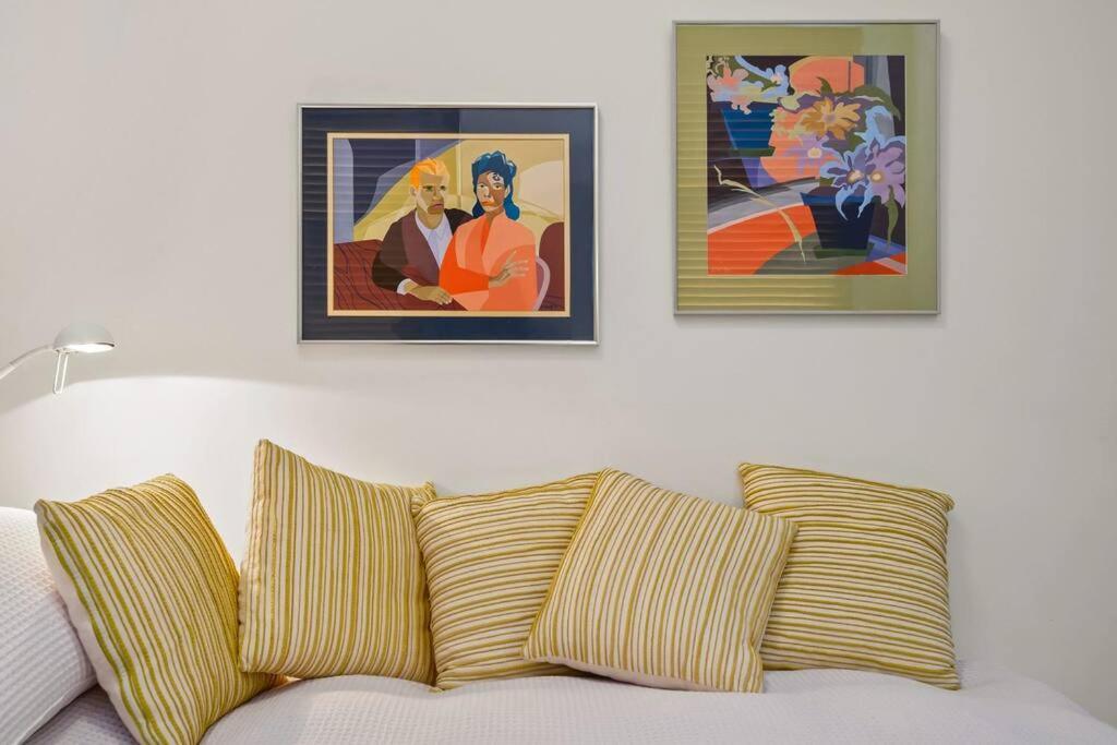 A1 Art Deco 2 Bedroom Apt Sleeps 5 Nimmo1