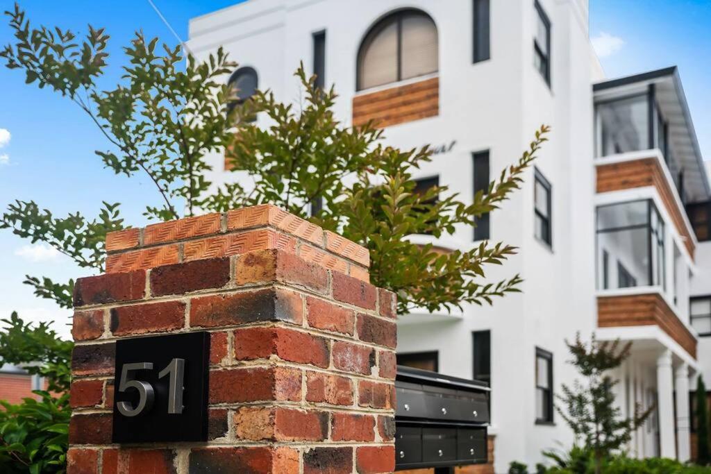 A1 Art Deco 2 Bedroom Apt Sleeps 5 Nimmo1