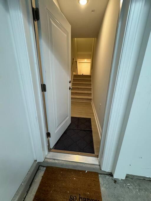 NEW Luxury Condo, Rooftop Terrace, EV Charger! view 3