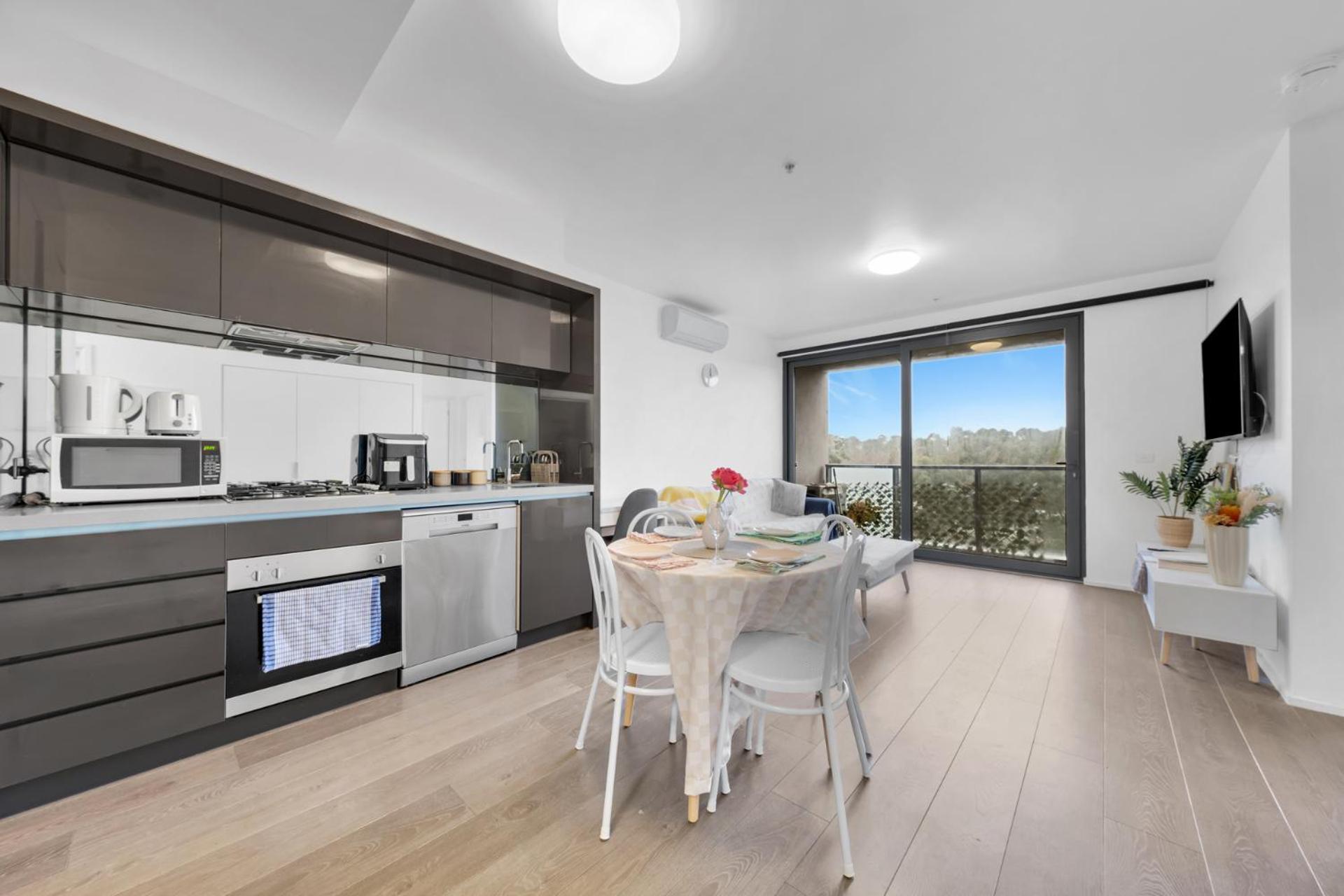 Parkview Apartment in Parkville