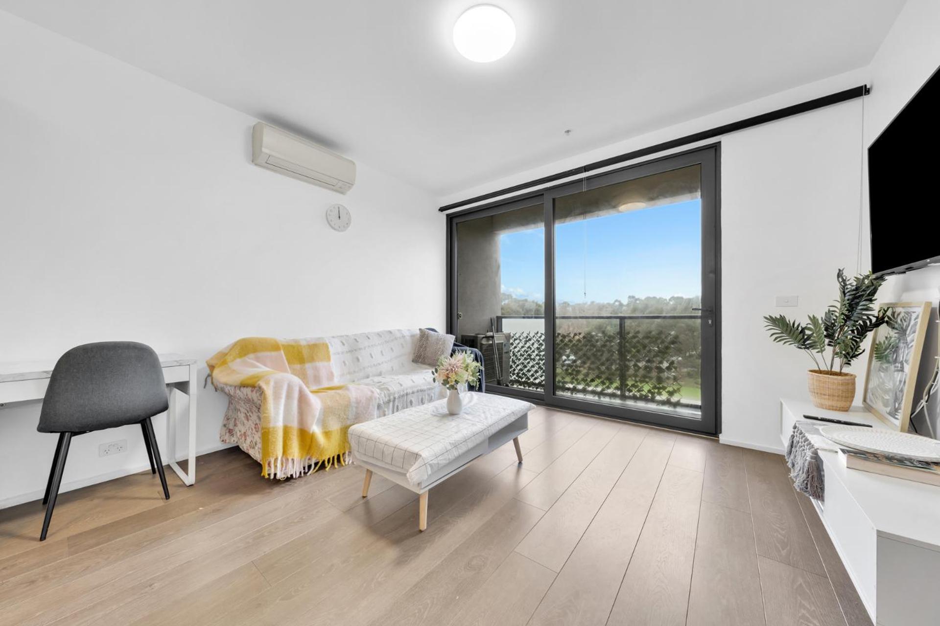 Parkview Apartment in Parkville