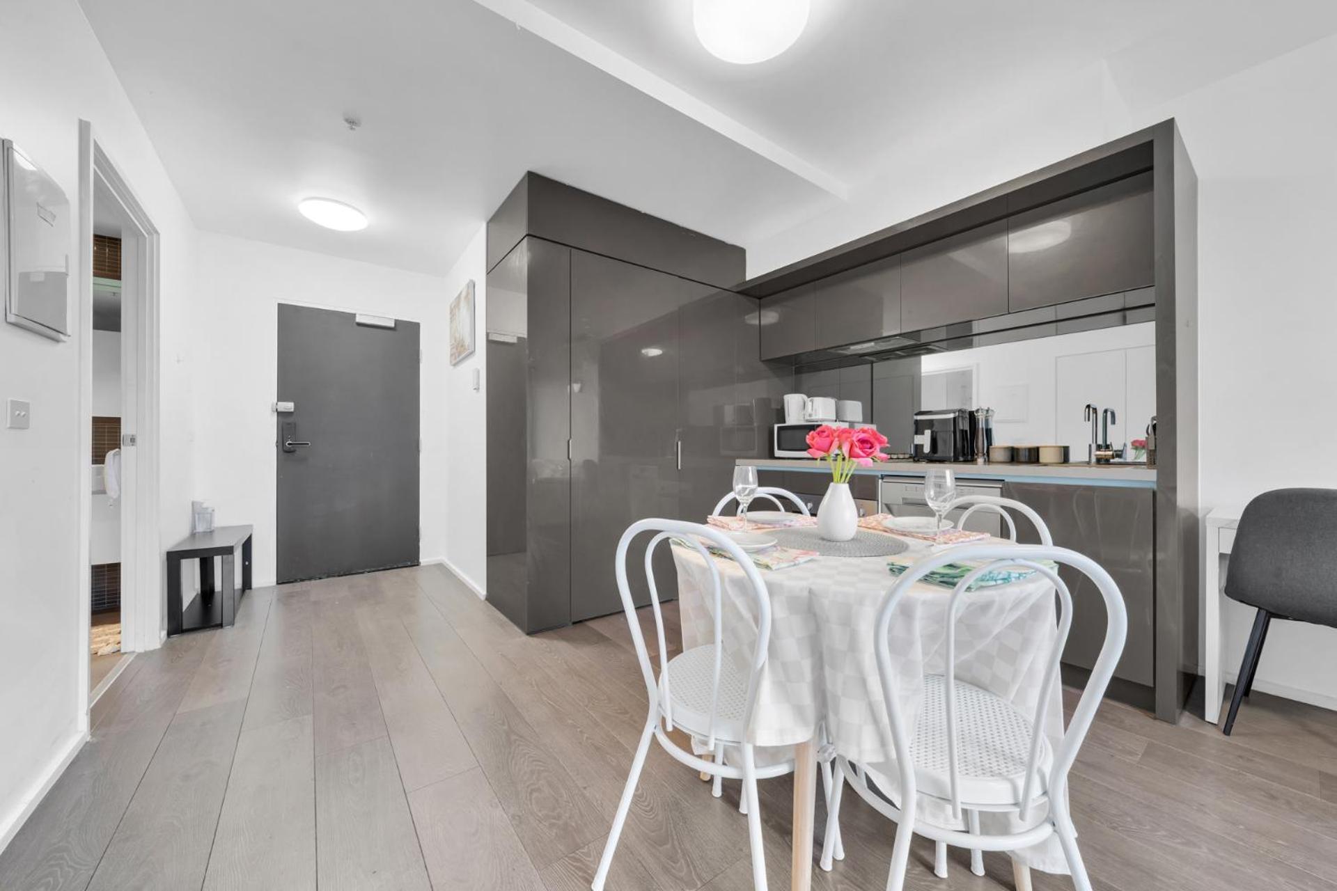 Parkview Apartment in Parkville