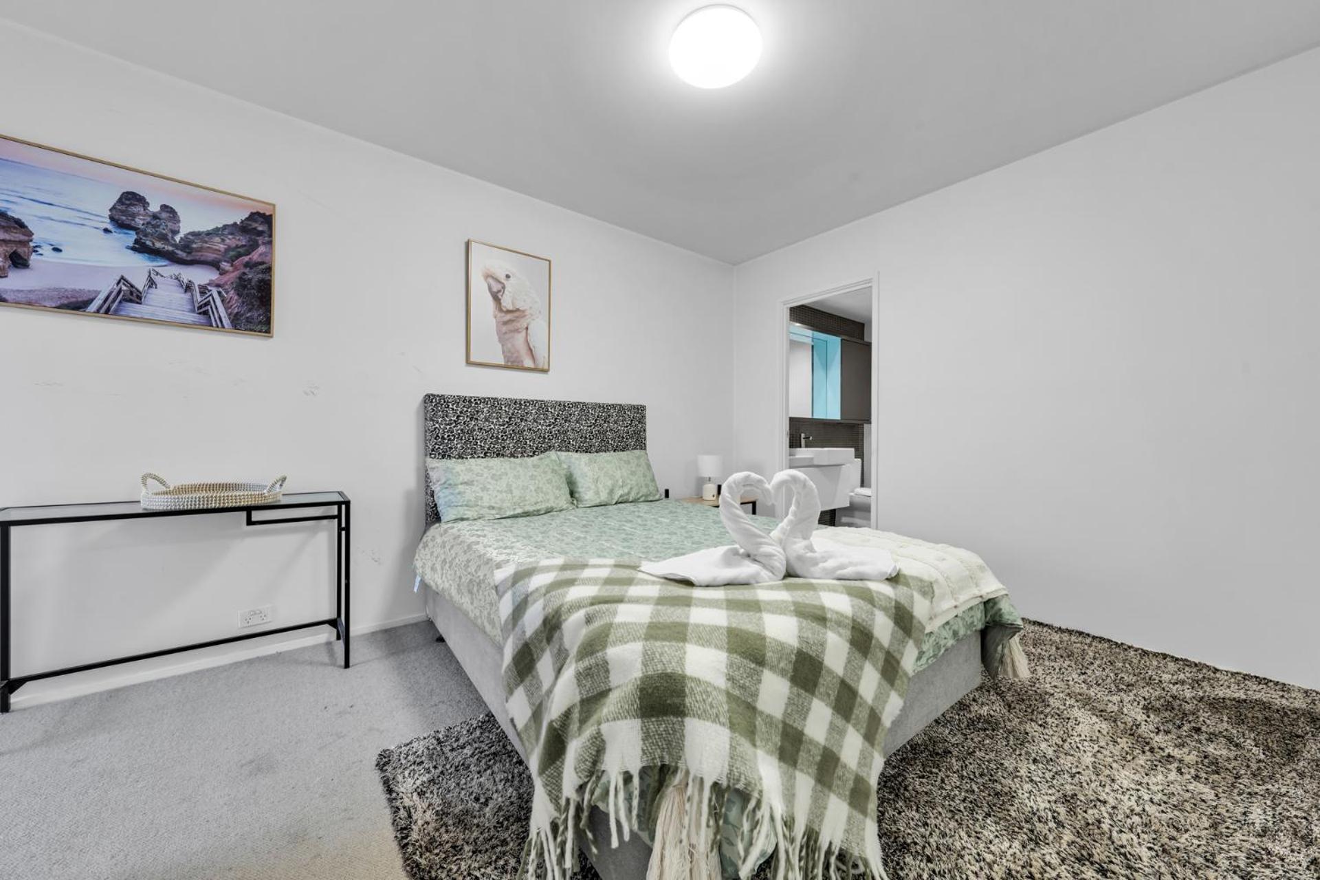 Parkview Apartment in Parkville