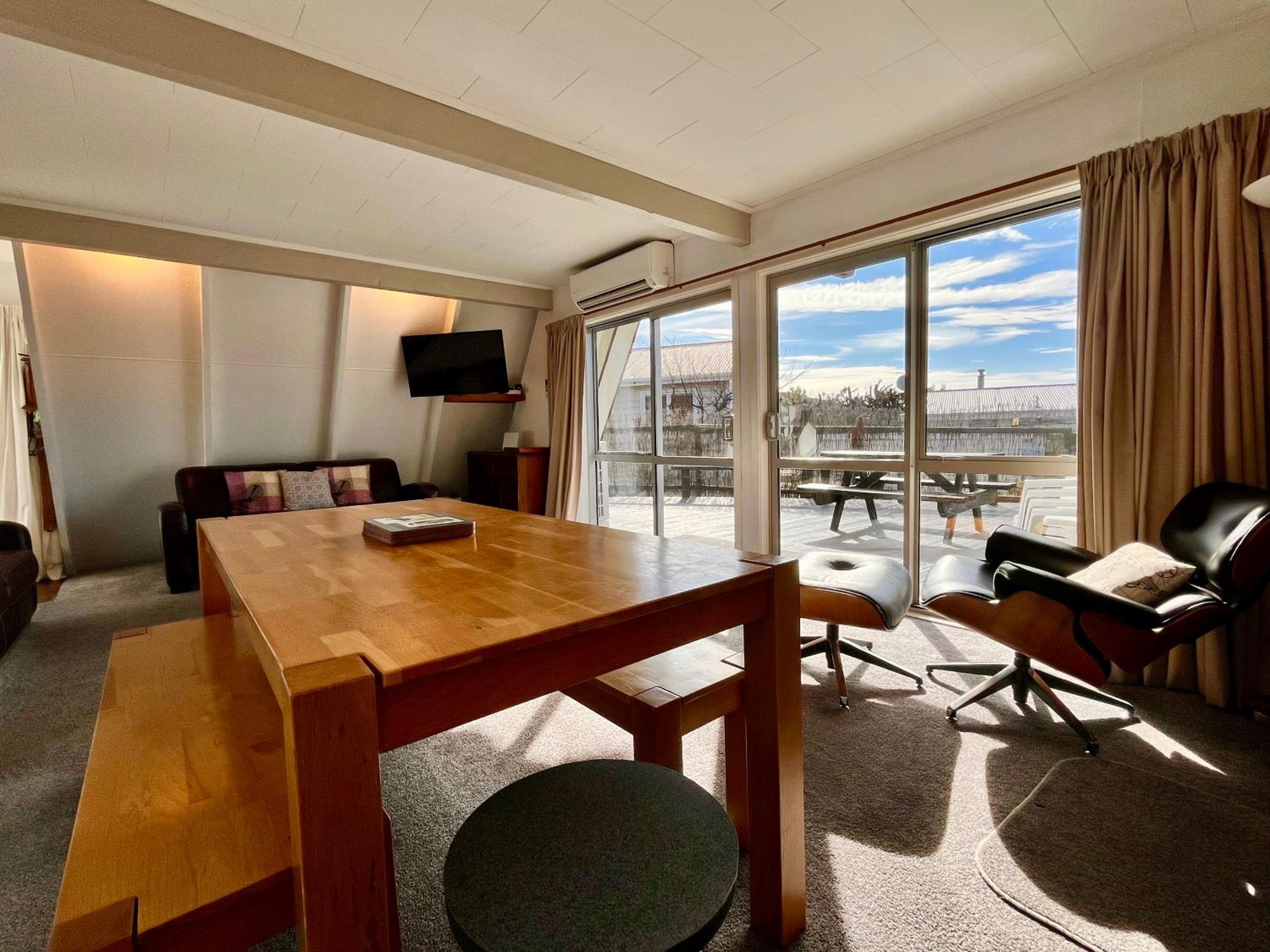 Fox Chalet - Lake Tekapo view 5