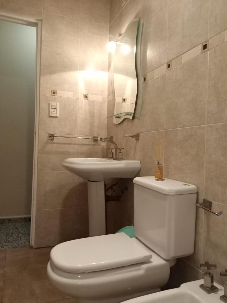 - Casa Jacarandá- quincho, garaje-consultá mascota -50 mts de la avenida principal