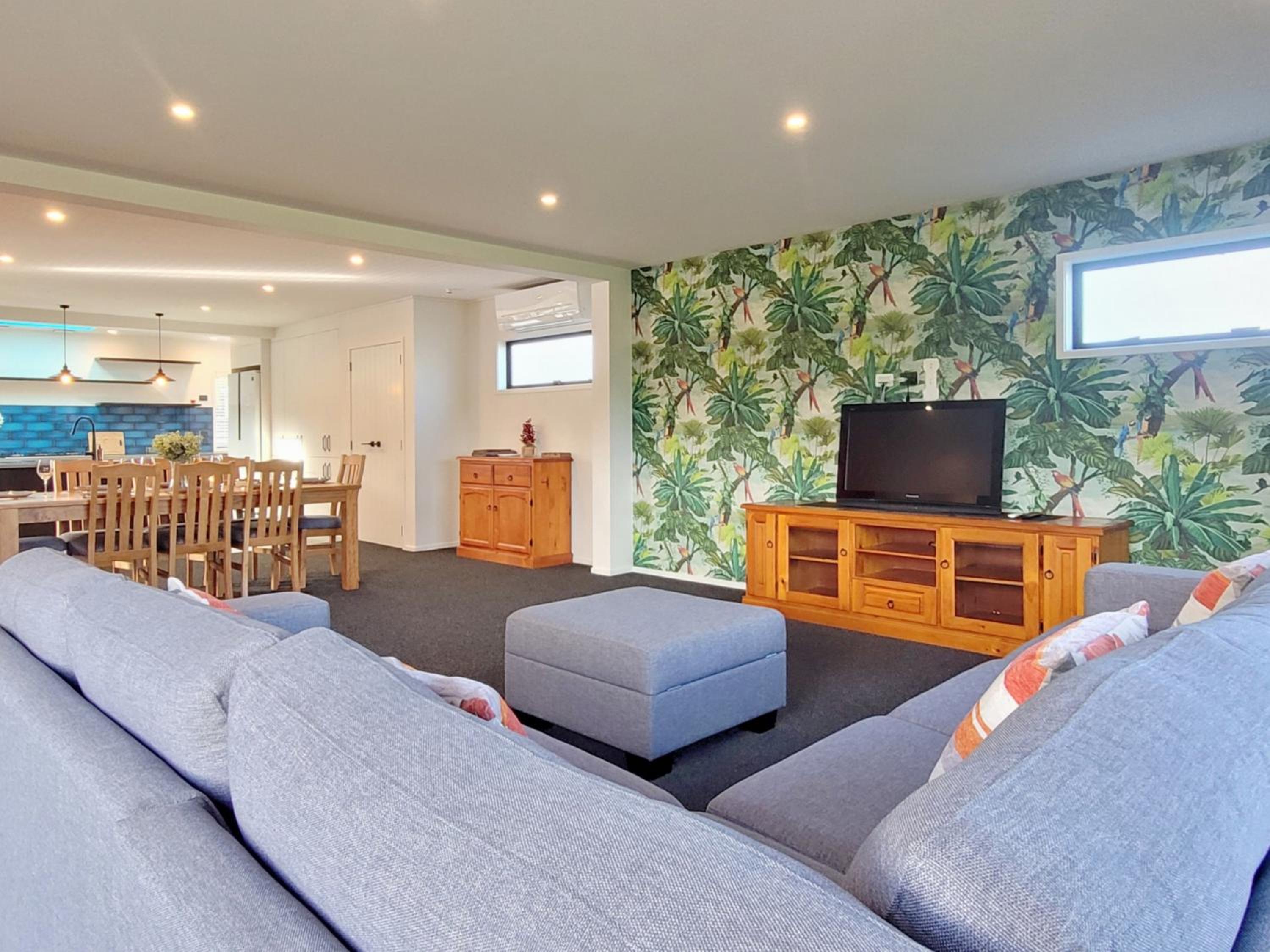 Hosts on the Coast Hillview Hideaway view 2