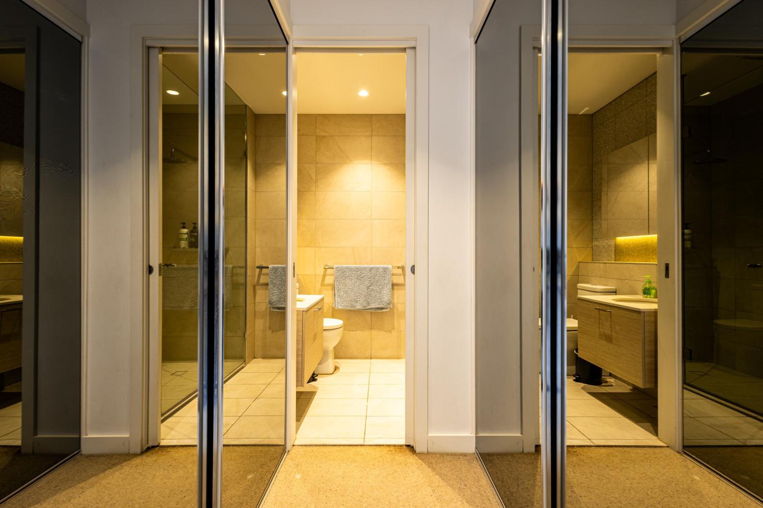 StayAU Stylish 3BR Sea Breeze Mordialloc